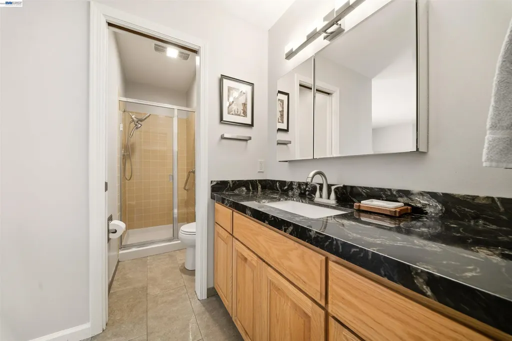 960 Shorepoint Court Alameda CA 94501