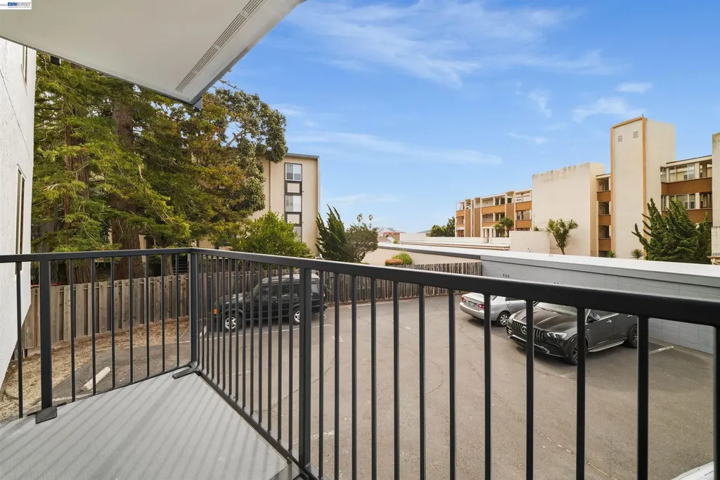 960 Shorepoint Court Alameda CA 94501