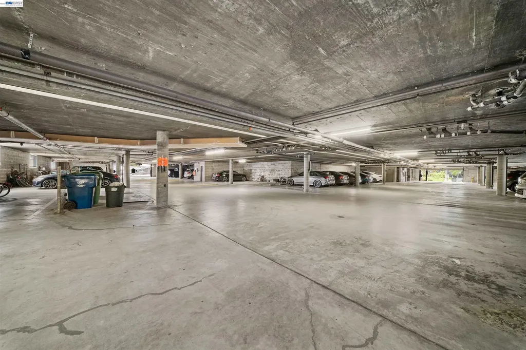 960 Shorepoint Court Alameda CA 94501