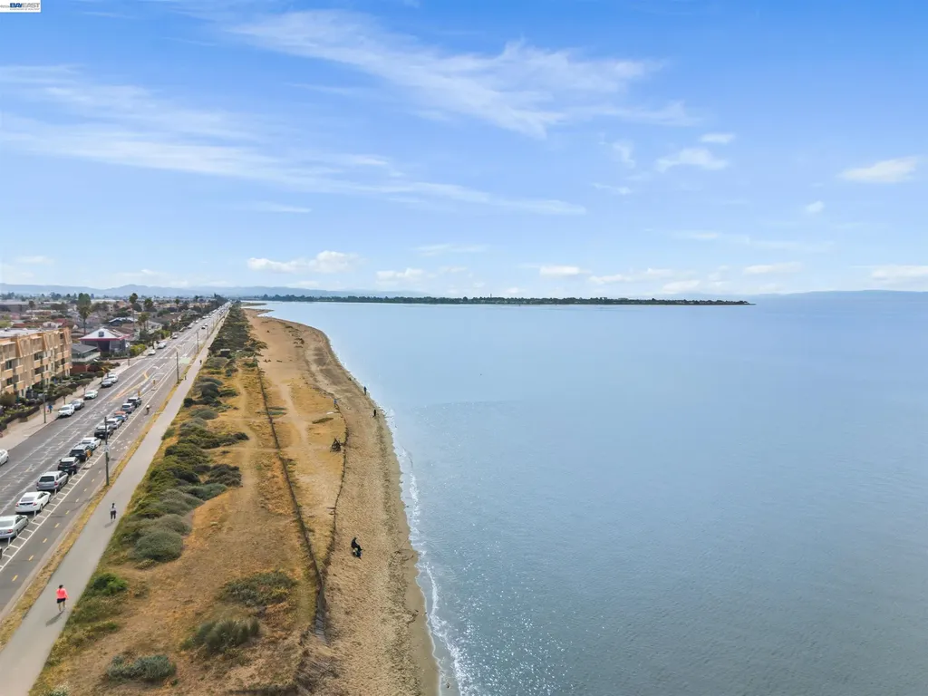 960 Shorepoint Court Alameda CA 94501
