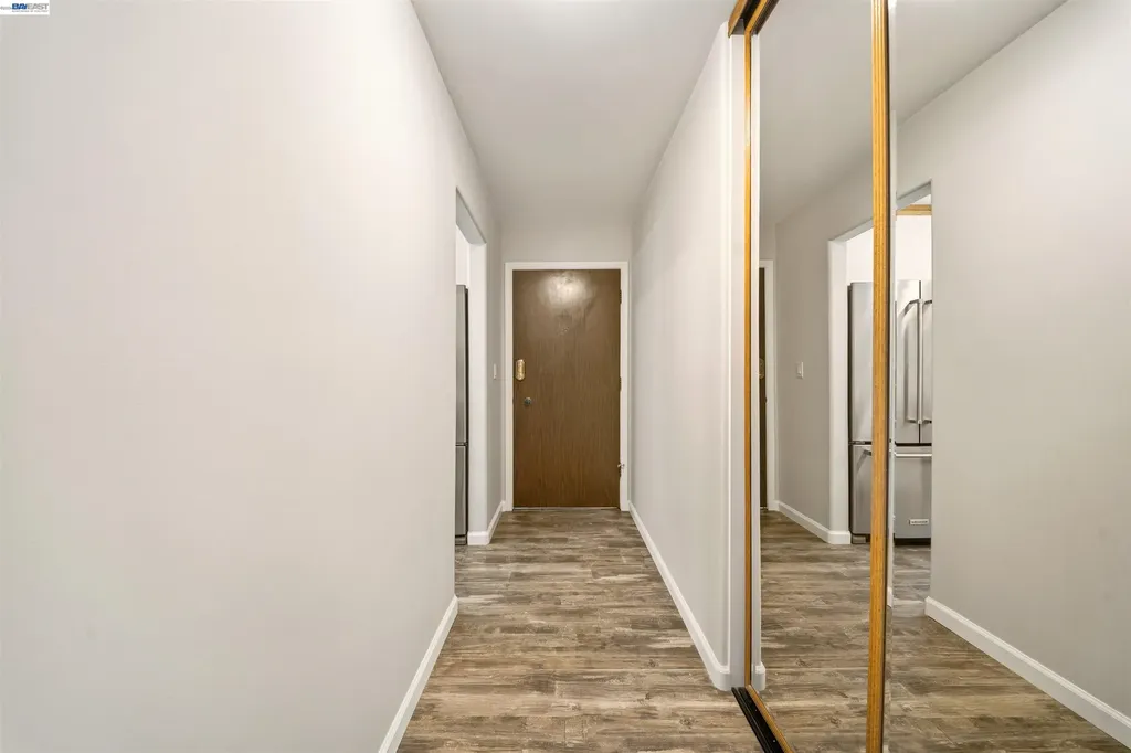 960 Shorepoint Court Alameda CA 94501