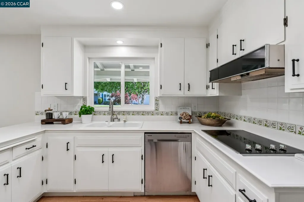 152 Tharp Drive Moraga CA 94556