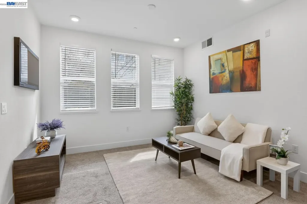 411 Rhythm Lane Hayward CA 94544