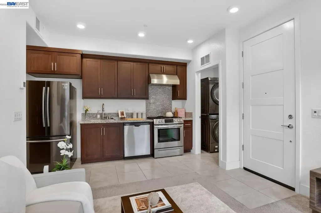 411 Rhythm Lane Hayward CA 94544
