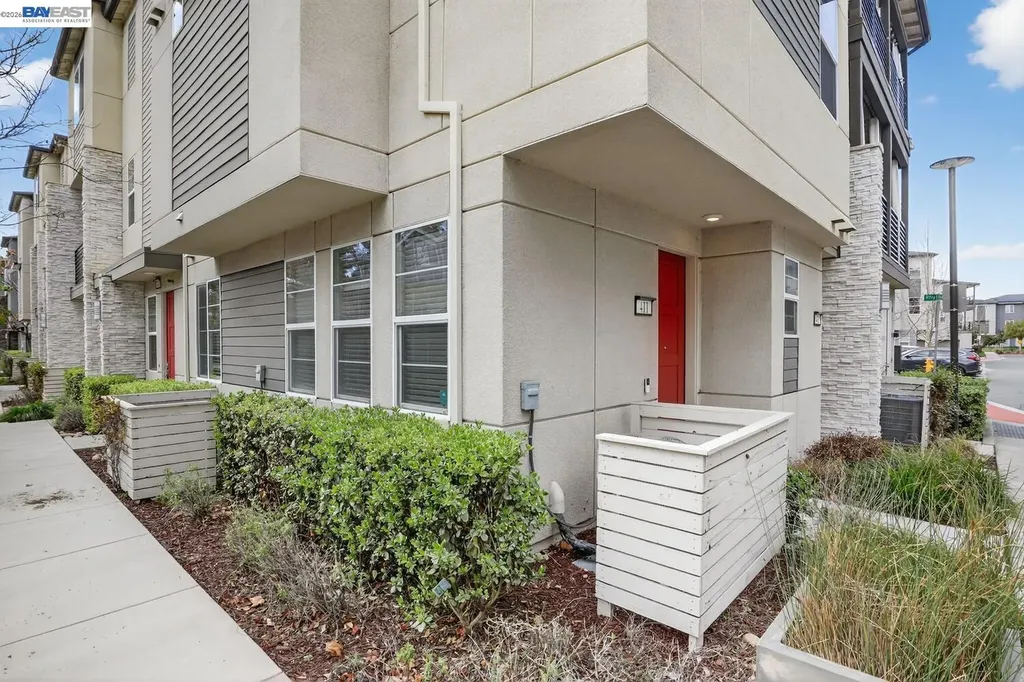 411 Rhythm Lane Hayward CA 94544