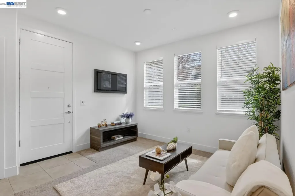 411 Rhythm Lane Hayward CA 94544