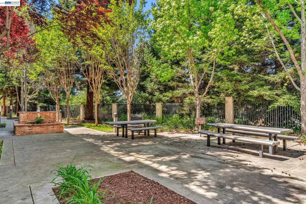 629 Artistic Place Hayward CA 94541
