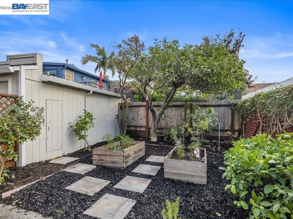2924 Morcom Avenue Oakland CA 94619