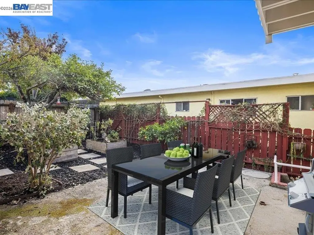 2924 Morcom Avenue Oakland CA 94619