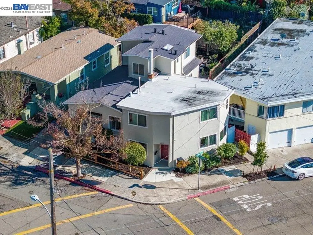 2924 Morcom Avenue Oakland CA 94619