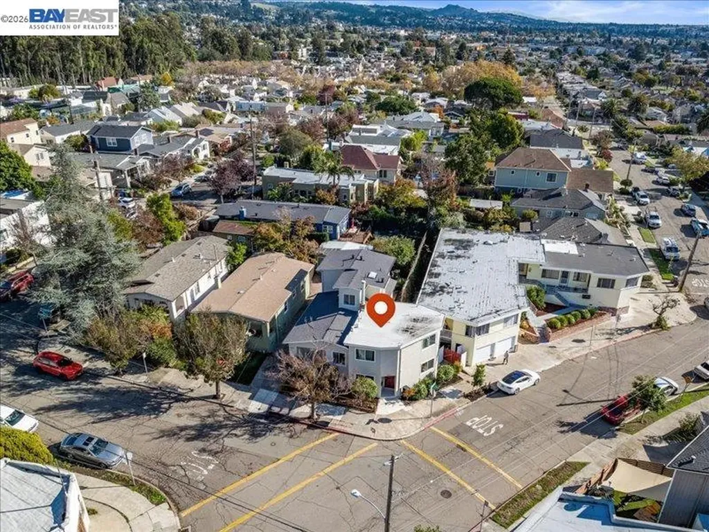 2924 Morcom Avenue Oakland CA 94619