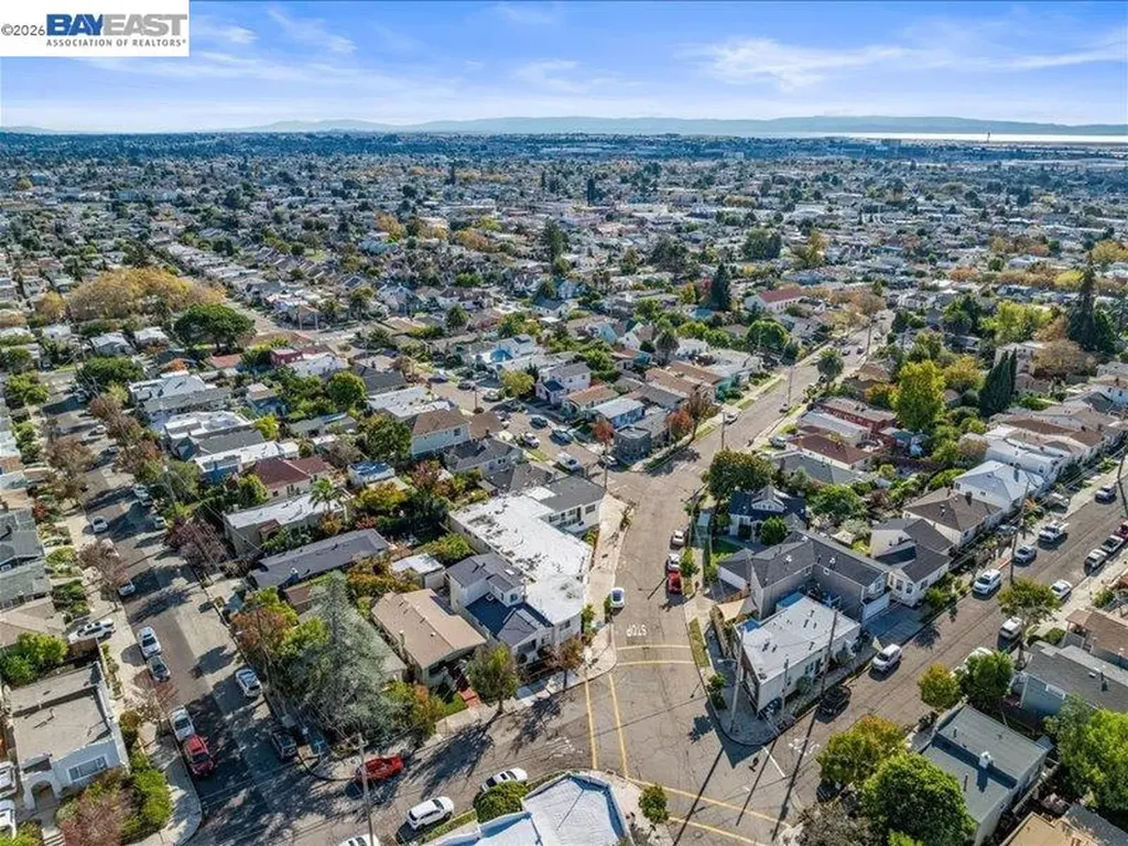 2924 Morcom Avenue Oakland CA 94619