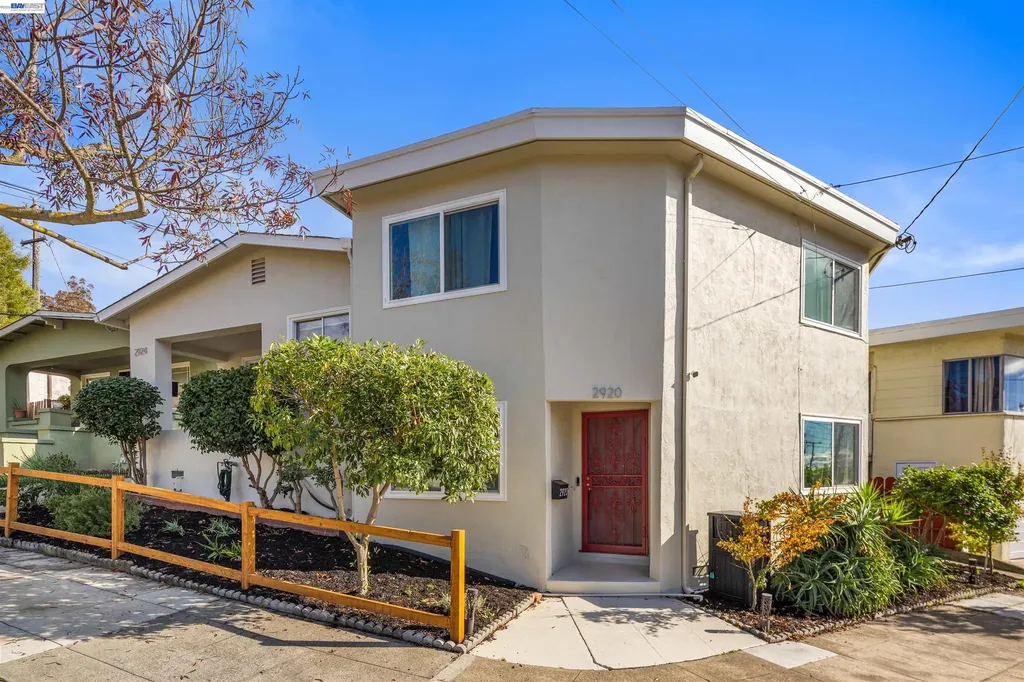 2924 Morcom Avenue Oakland CA 94619