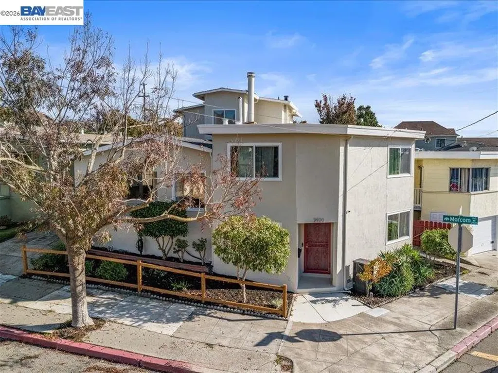 2924 Morcom Avenue Oakland CA 94619
