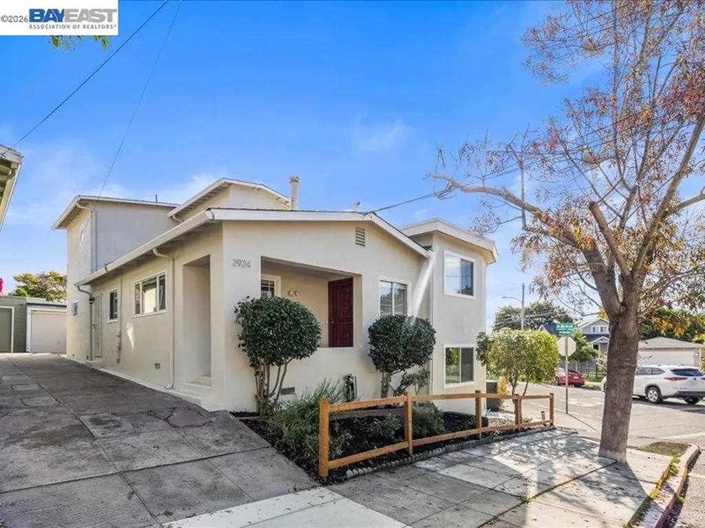 2924 Morcom Avenue Oakland CA 94619