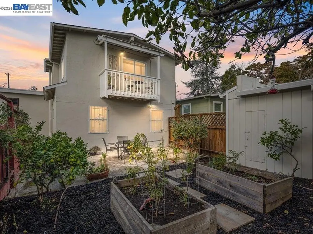 2924 Morcom Avenue Oakland CA 94619