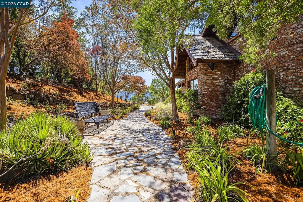 176 Mountain Canyon Lane Alamo CA 94507