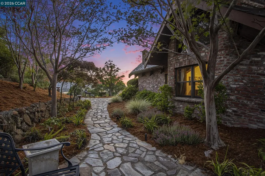 176 Mountain Canyon Lane Alamo CA 94507
