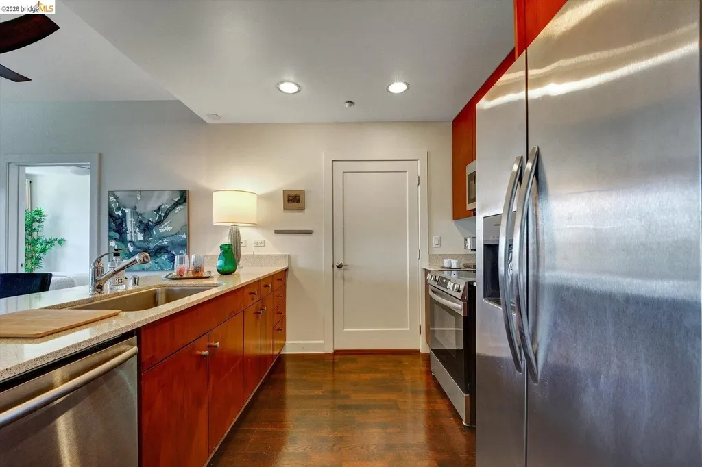 585 9th Street Oakland CA 94607