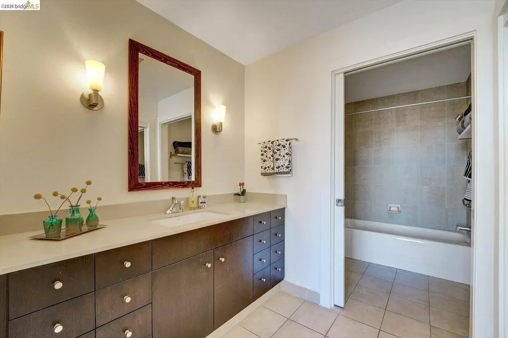 585 9th Street Oakland CA 94607