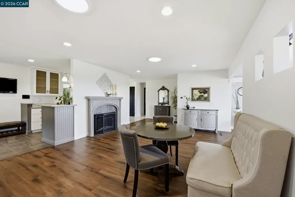 10570 Englewood Drive Oakland CA 94605