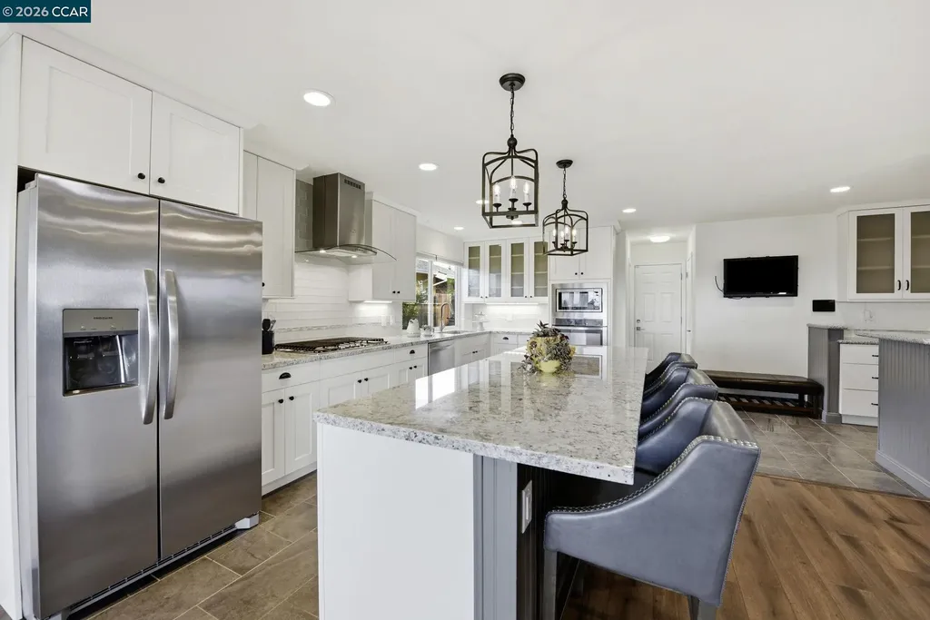 10570 Englewood Drive Oakland CA 94605