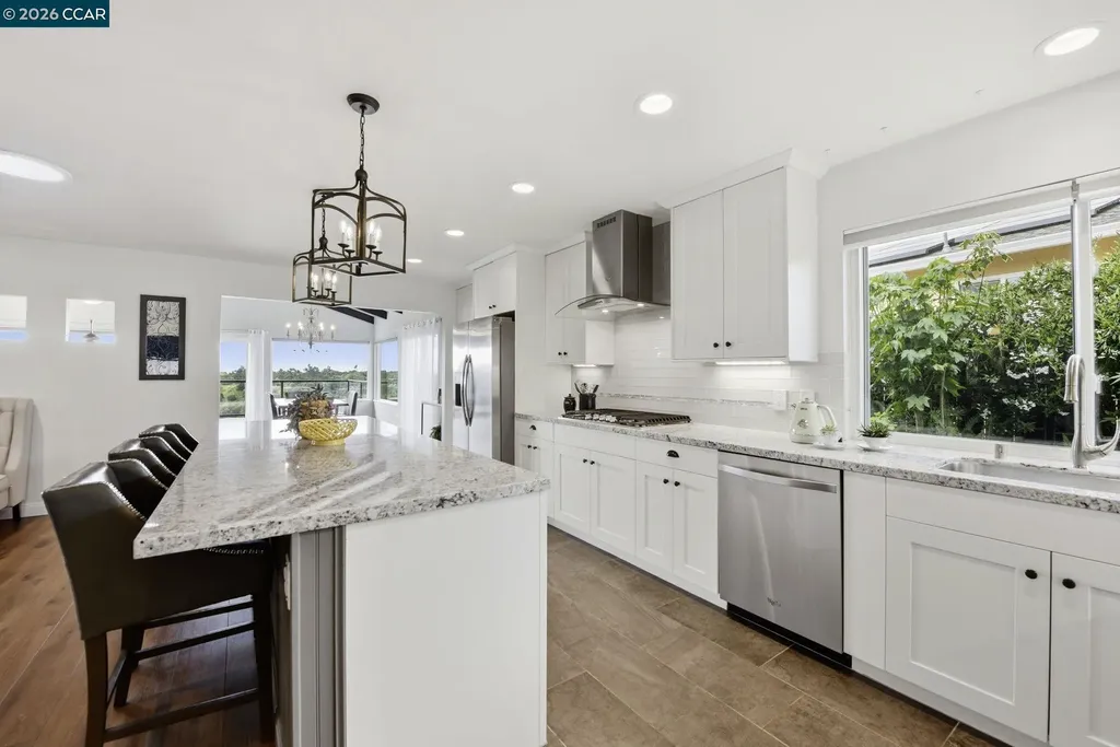 10570 Englewood Drive Oakland CA 94605