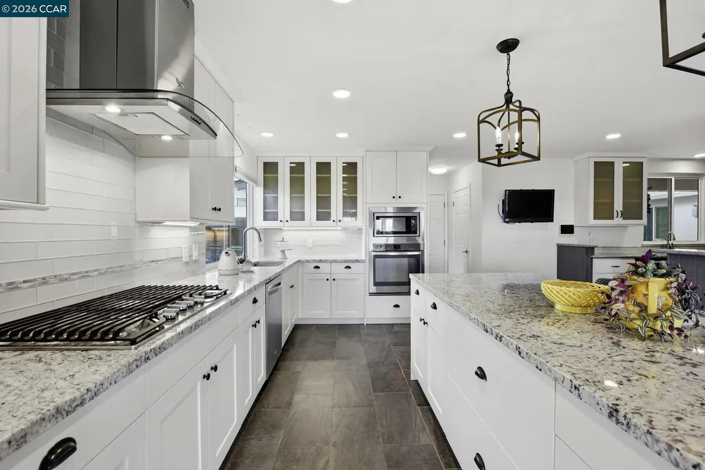 10570 Englewood Drive Oakland CA 94605
