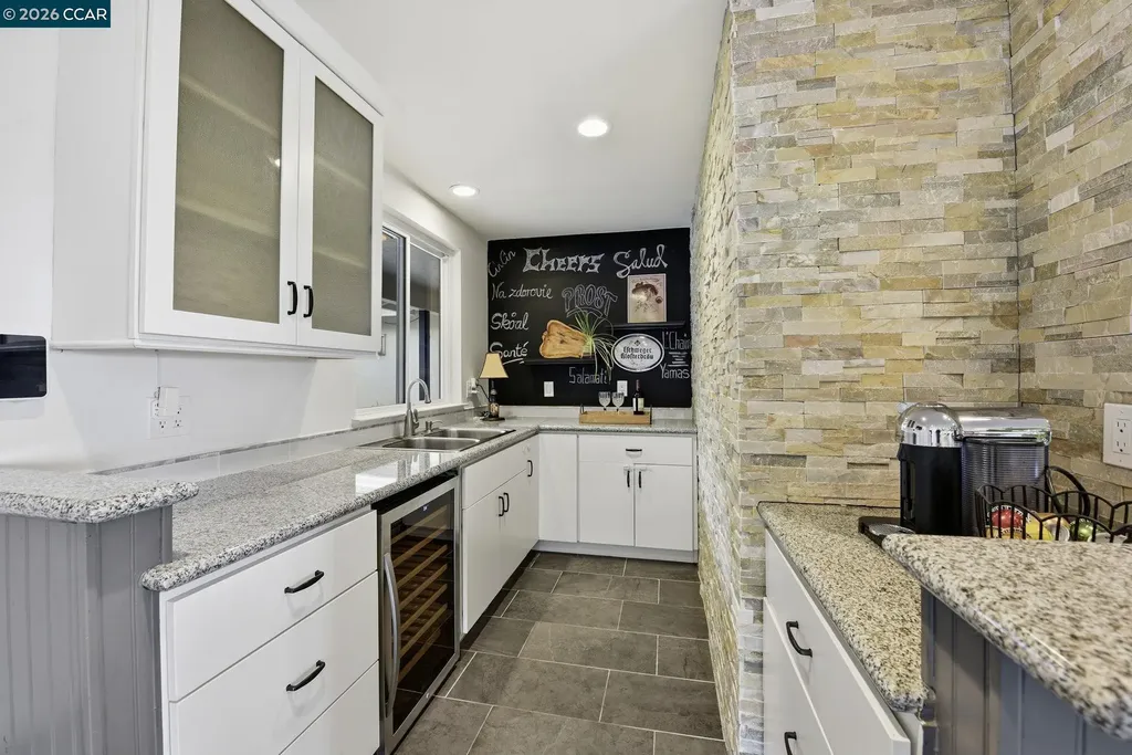 10570 Englewood Drive Oakland CA 94605