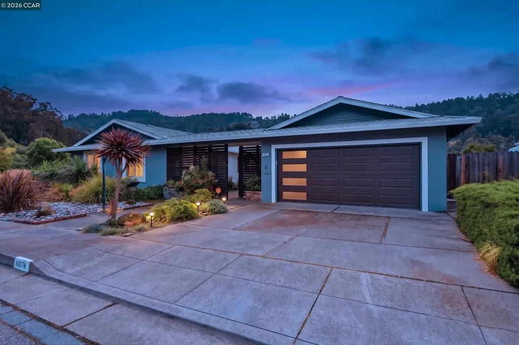 10570 Englewood Drive Oakland CA 94605