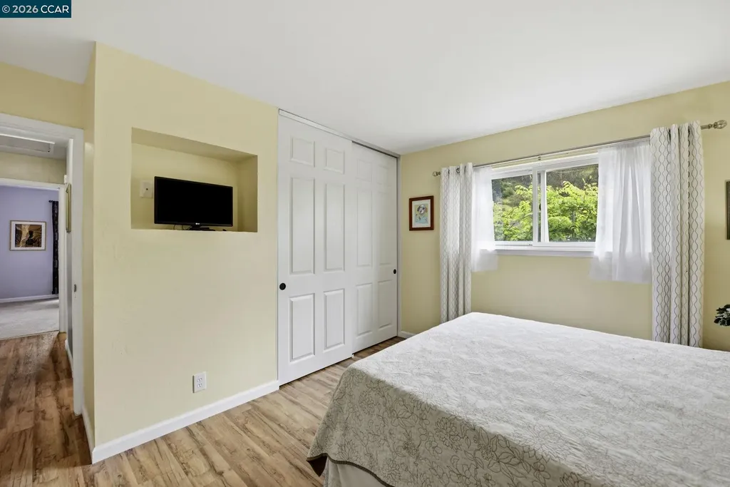 10570 Englewood Drive Oakland CA 94605