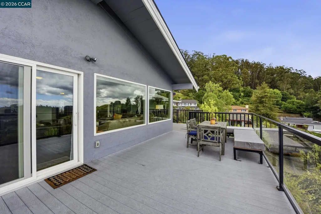 10570 Englewood Drive Oakland CA 94605