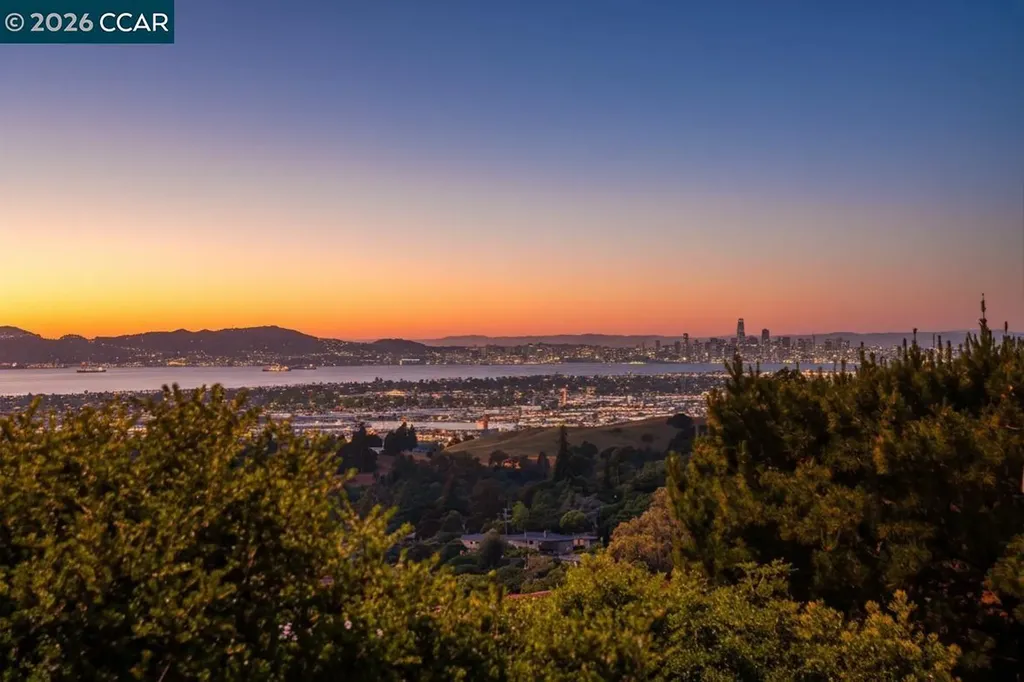 10570 Englewood Drive Oakland CA 94605