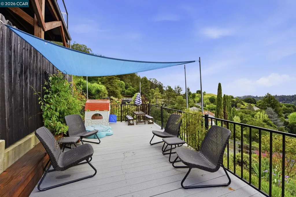 10570 Englewood Drive Oakland CA 94605