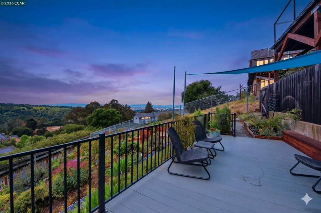 10570 Englewood Drive Oakland CA 94605