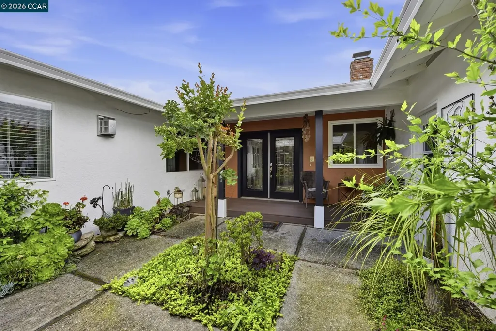 10570 Englewood Drive Oakland CA 94605