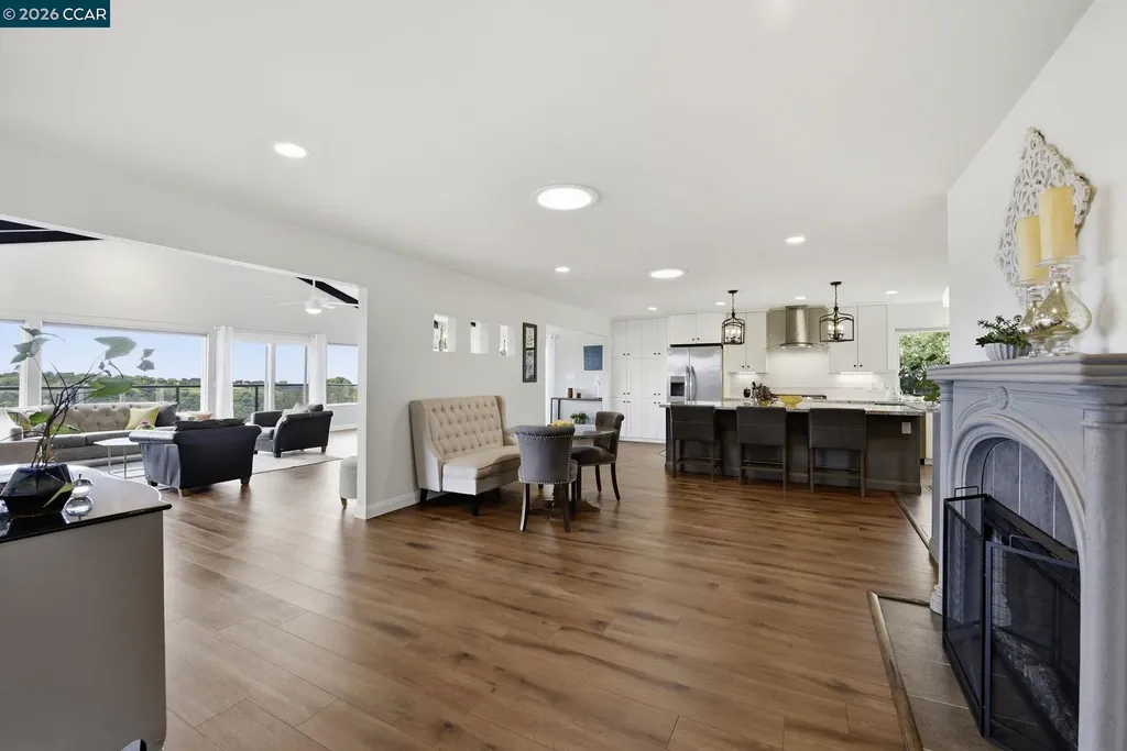 10570 Englewood Drive Oakland CA 94605
