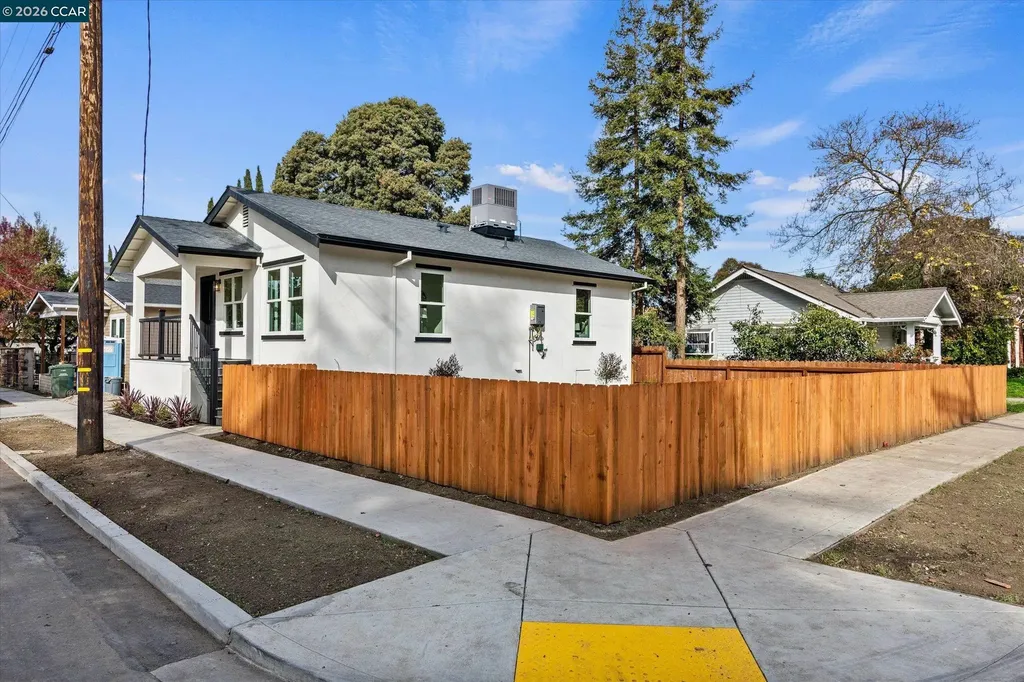 2027 Castro Street Martinez CA 94553