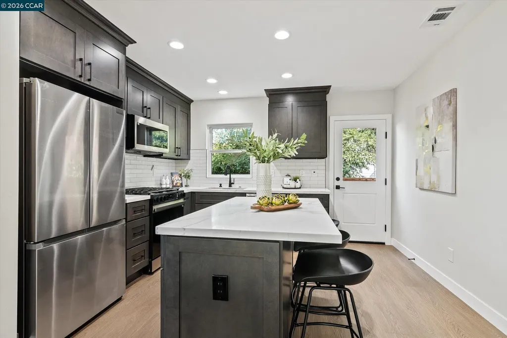2027 Castro Street Martinez CA 94553