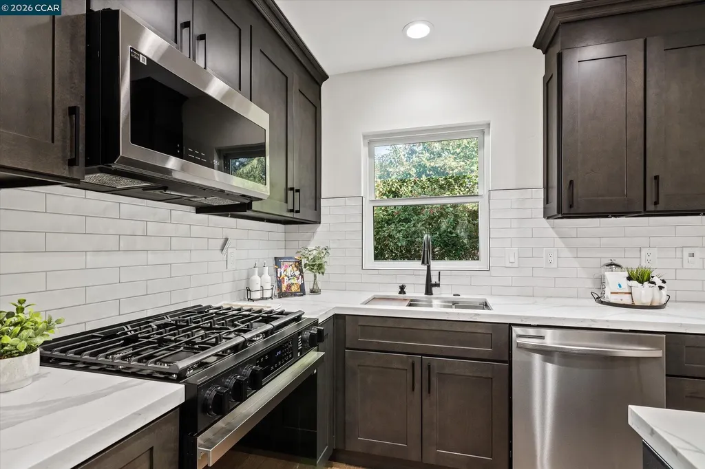 2027 Castro Street Martinez CA 94553