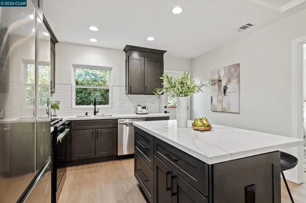 2027 Castro Street Martinez CA 94553