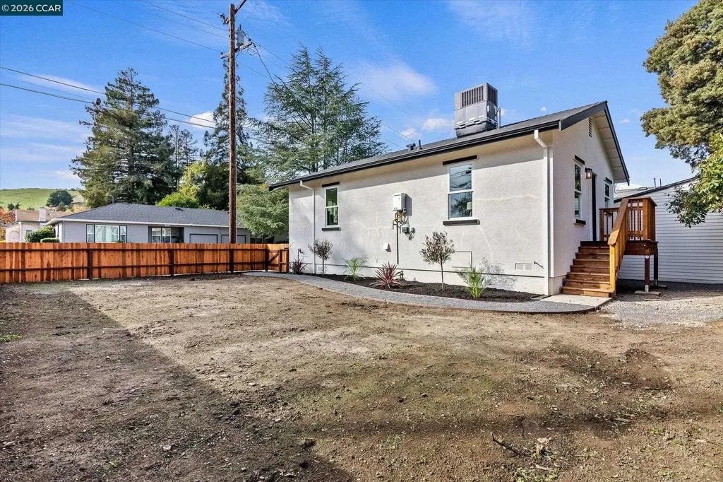 2027 Castro Street Martinez CA 94553
