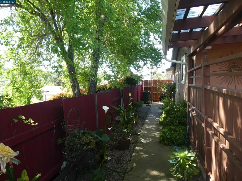 2908 Sargent Avenue San Pablo CA 94806