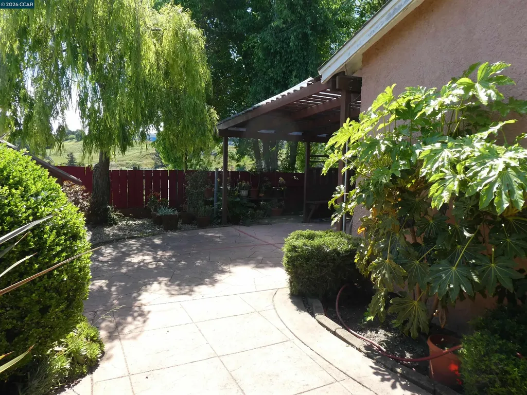 2908 Sargent Avenue San Pablo CA 94806