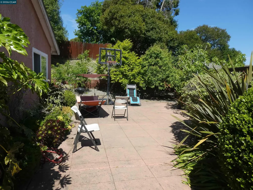 2908 Sargent Avenue San Pablo CA 94806