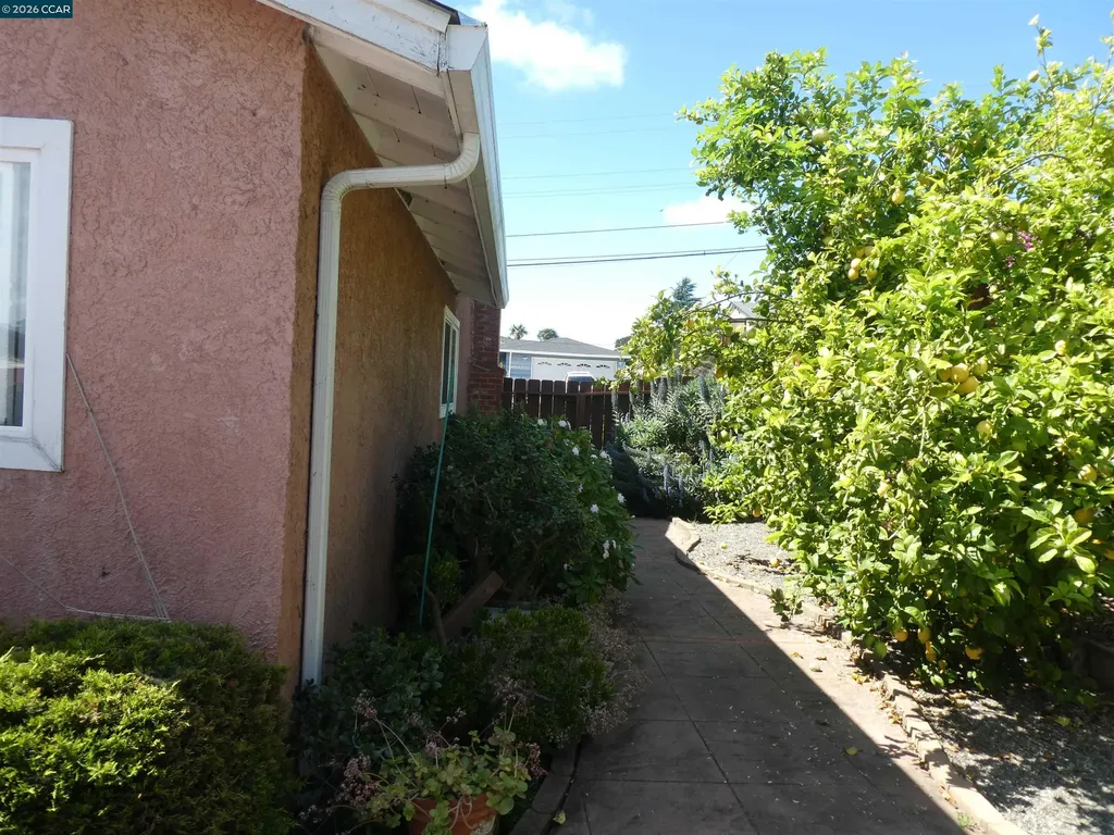 2908 Sargent Avenue San Pablo CA 94806