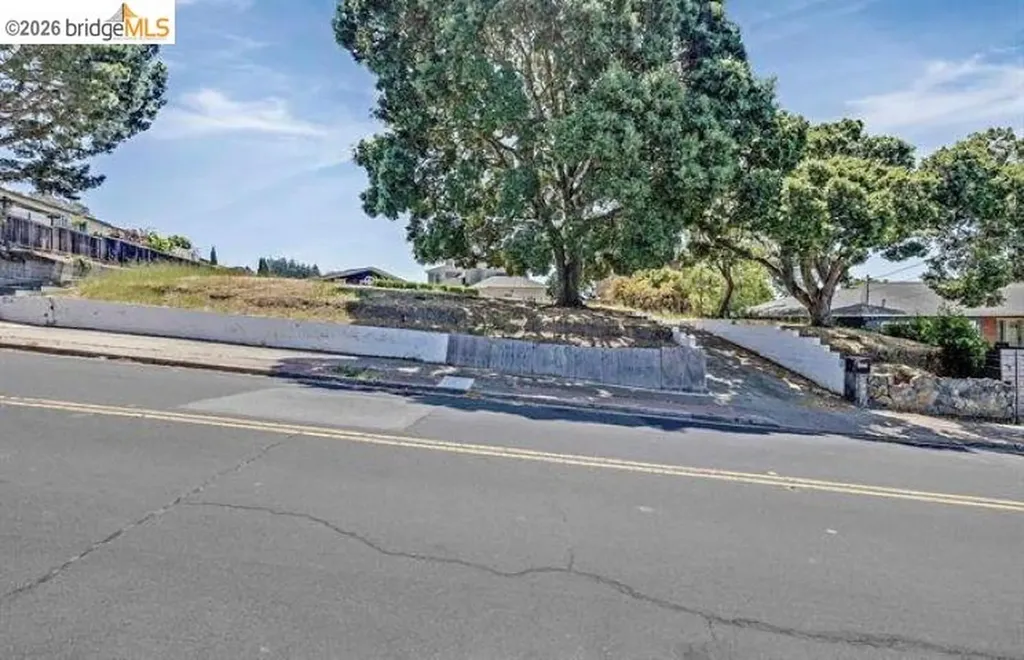 8246 Terrace Drive El Cerrito CA 94530