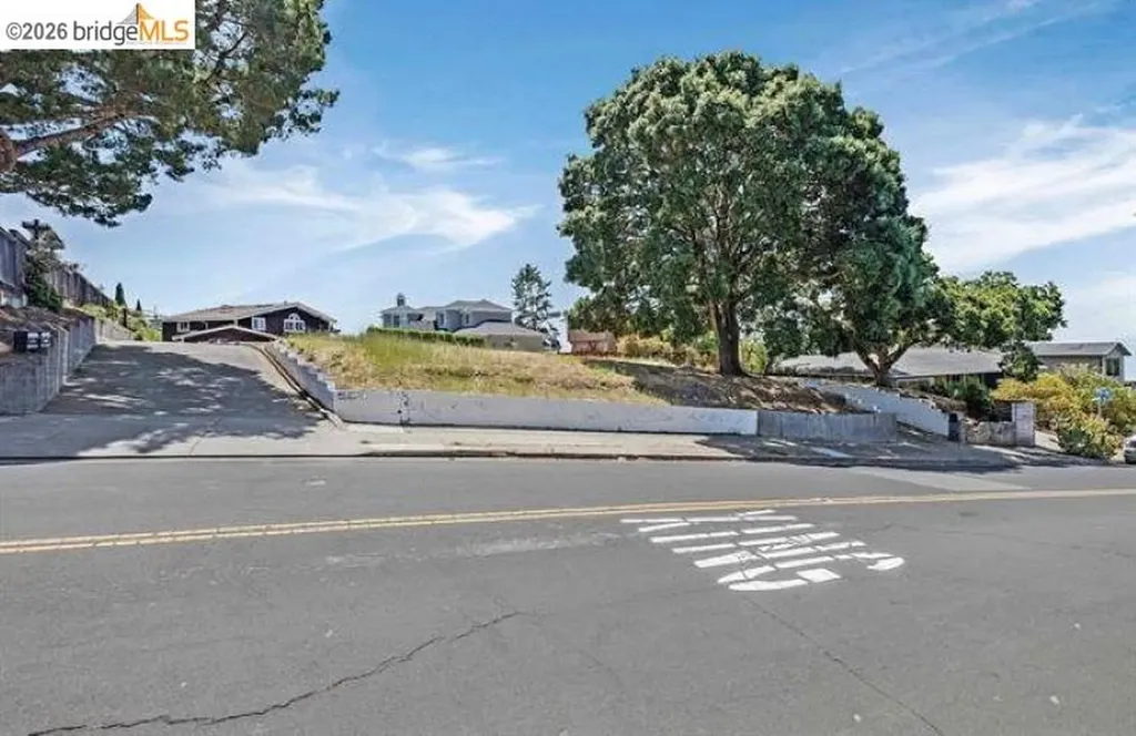8246 Terrace Drive El Cerrito CA 94530