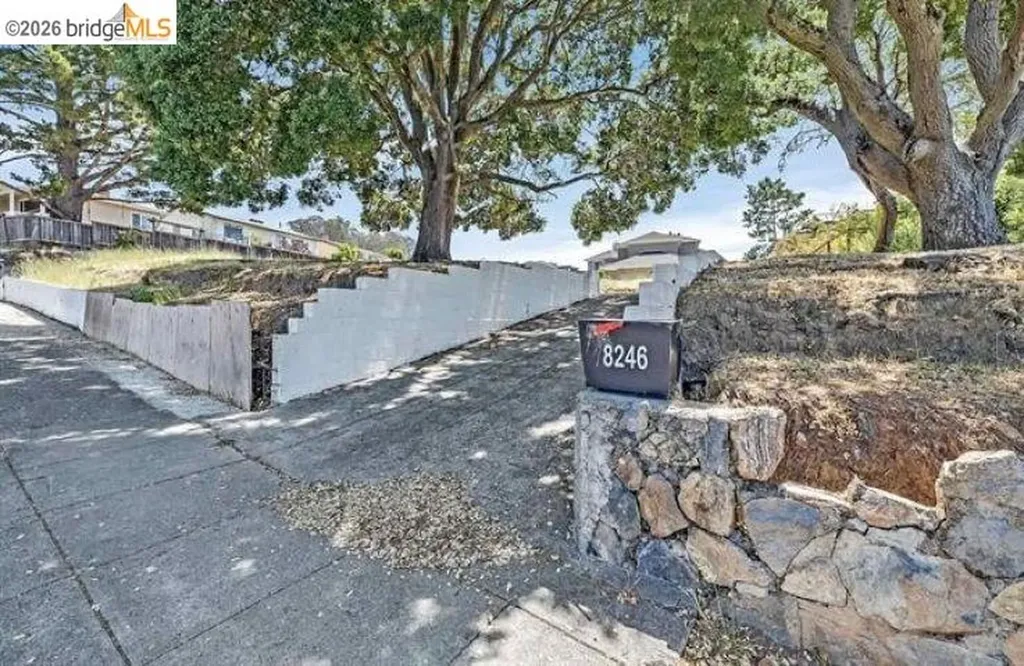 8246 Terrace Drive El Cerrito CA 94530