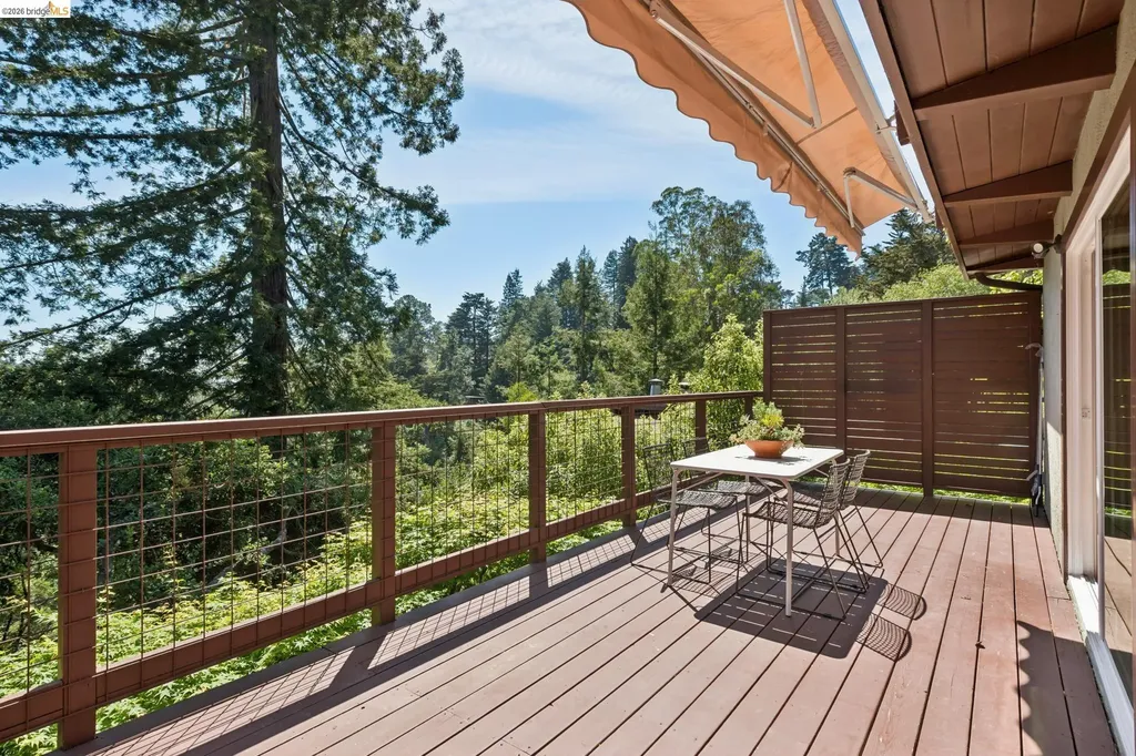 6874 Chambers Drive Oakland CA 94611